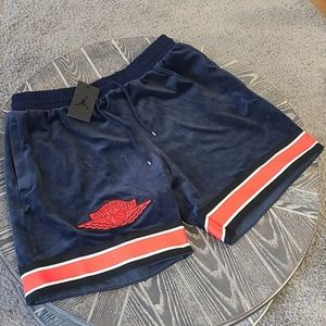 jordan gold chain shorts